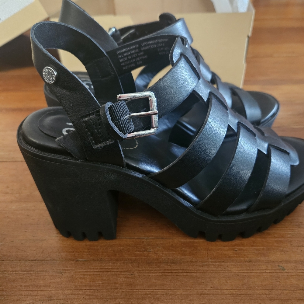 Madden NYC Black Chunky Platform Sandal